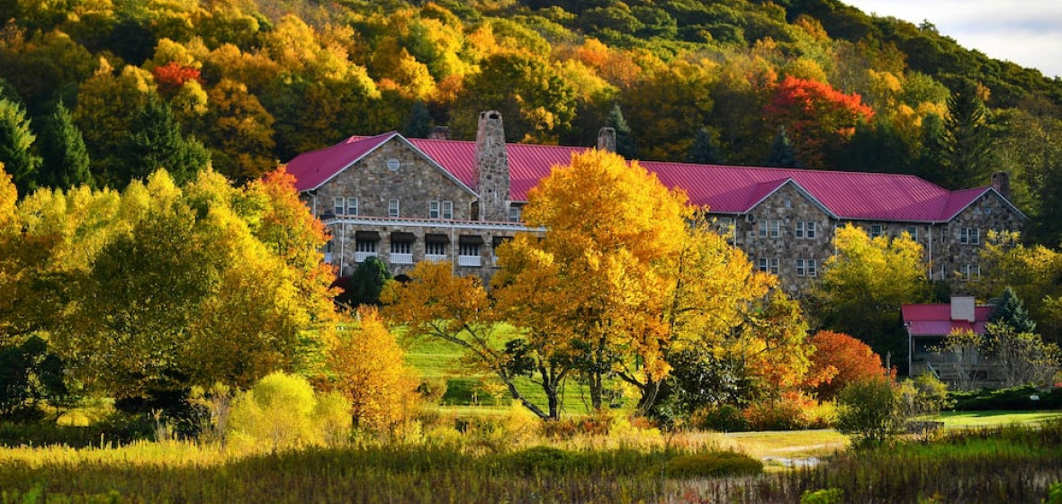 Mountain Lake Lodge Pembroke, Virginia. Review The Hotel Guru