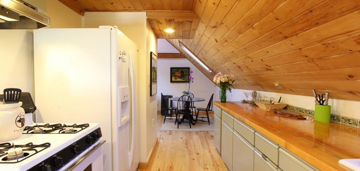 Charles and Charles MV, Martha�s Vineyard (Vineyard Haven