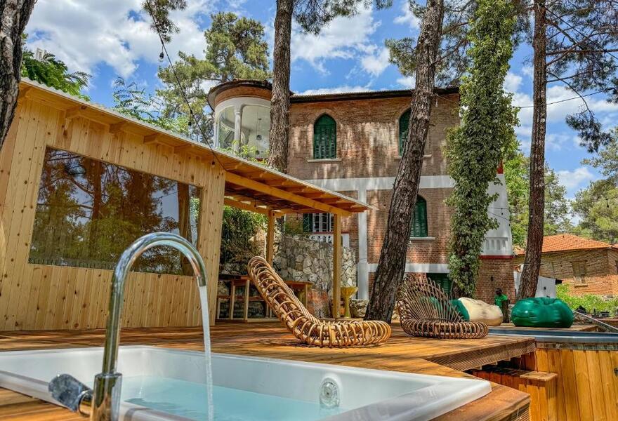 Semiramis Boutique Hotel