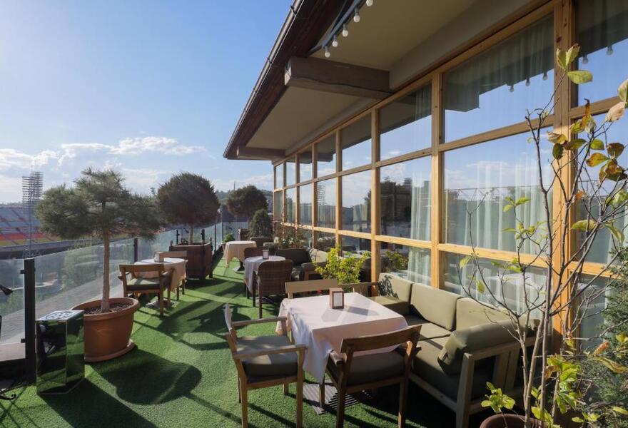 Apricot Hotel