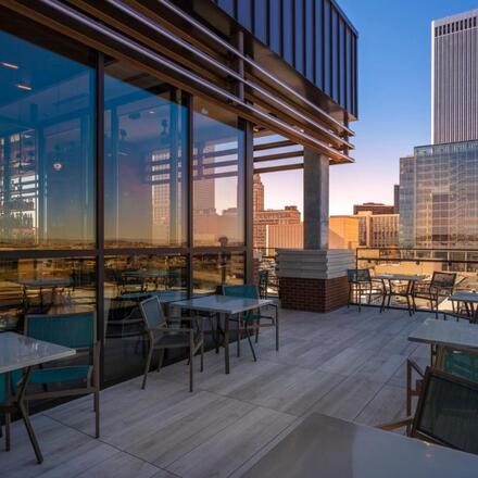 Hoteles Principales en el Centro de Tulsa