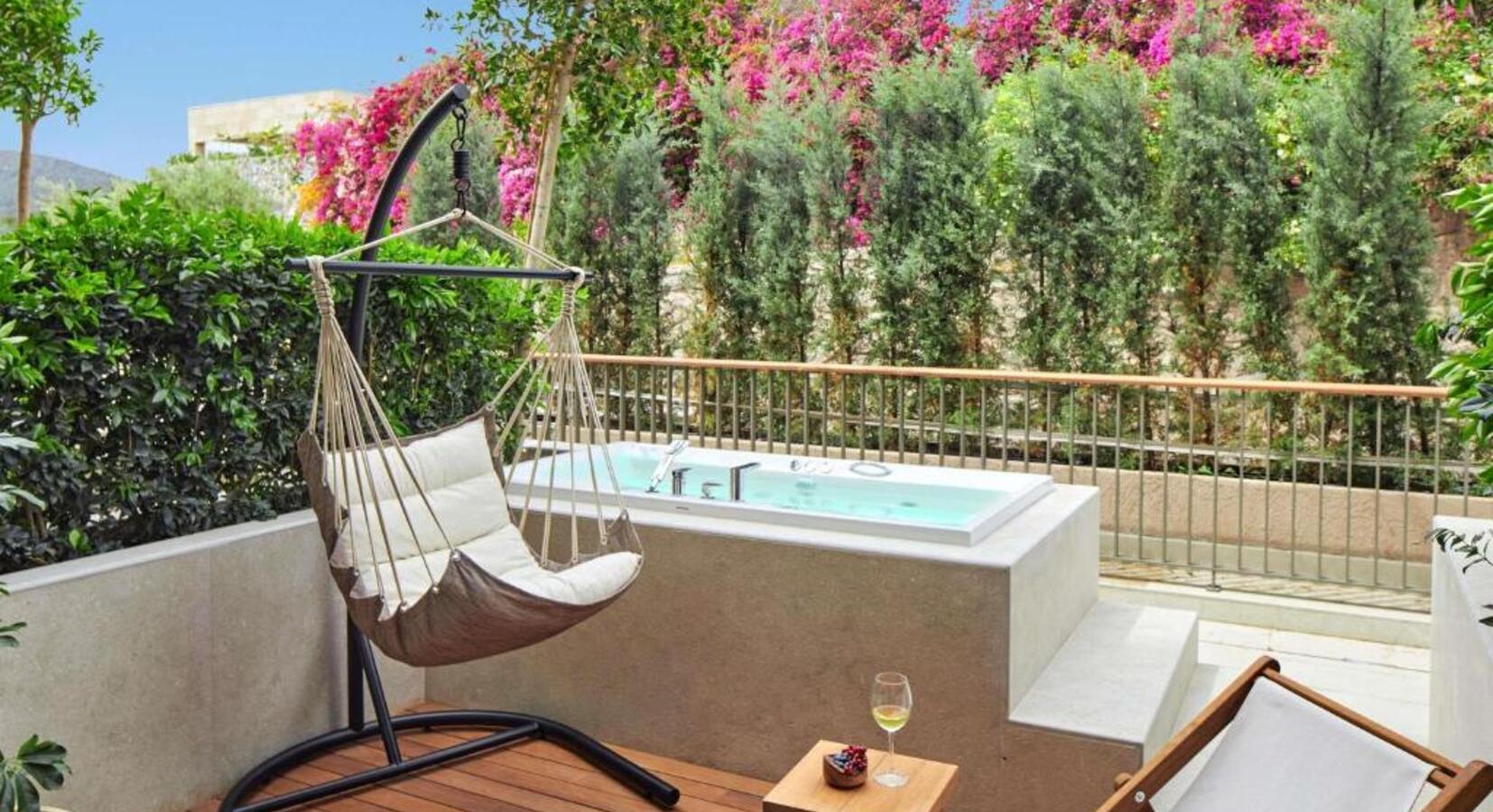 Private plunge pool