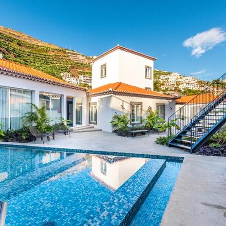 Pestana Fisherman Village