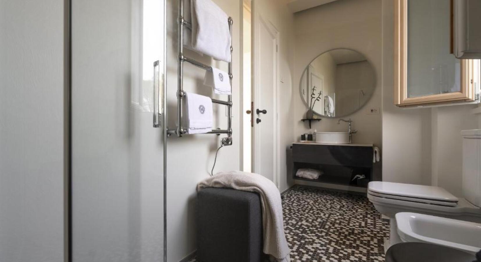 Boutique Villa hotel bathroom 