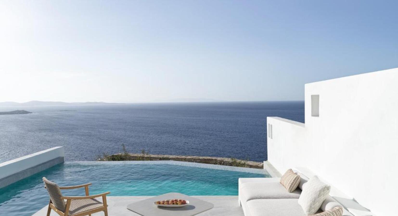 Suite with private pool 