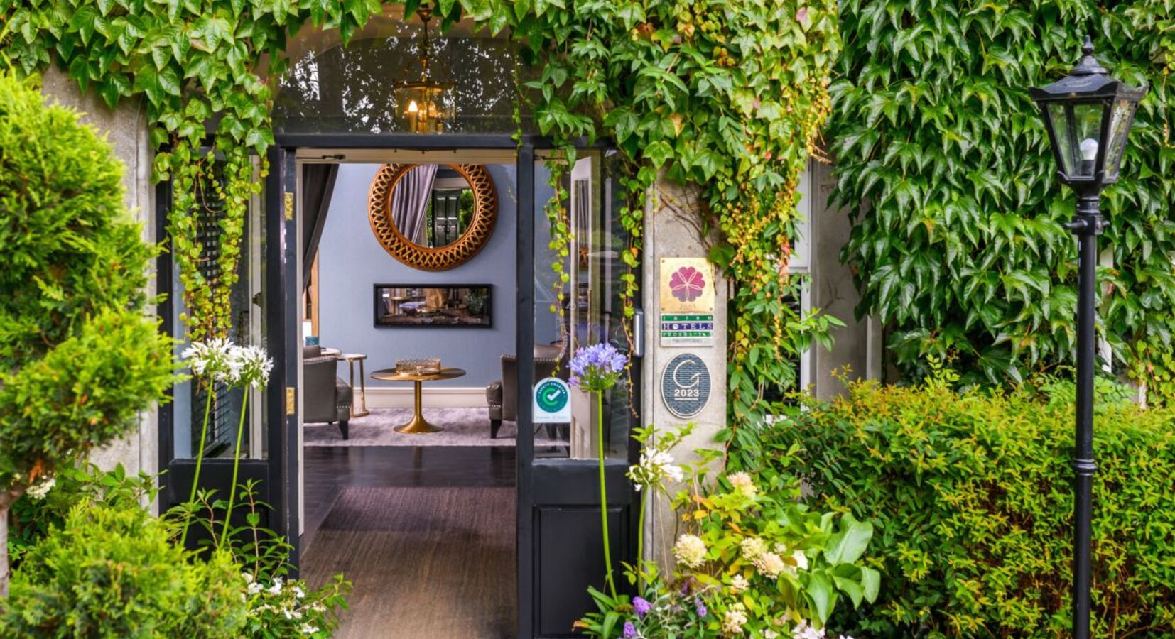 Photo of Victoria House Hotel