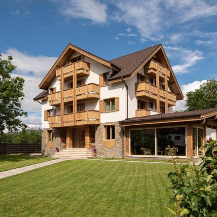 Zara Chalet