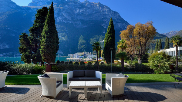 Best Hotels On Lake Garda For Foos Italy The Hotel Guru The Lido Palace Is A Five Star Resort Perfectly Positioned Between Lovely Lake Garda And Mountains Stunning Liberty Villa Has Been Converted Into