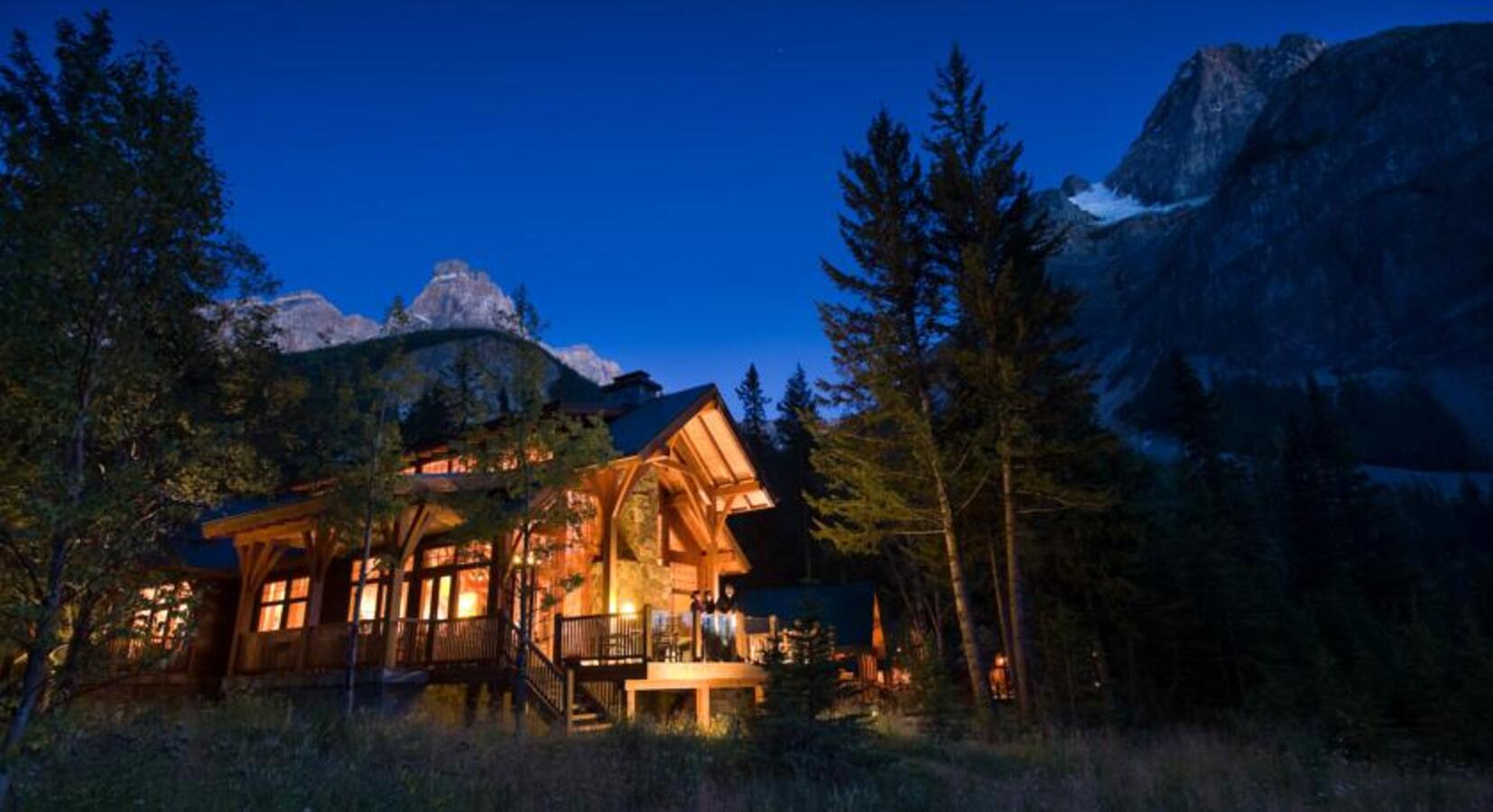 Foto von Cathedral Mountain Lodge