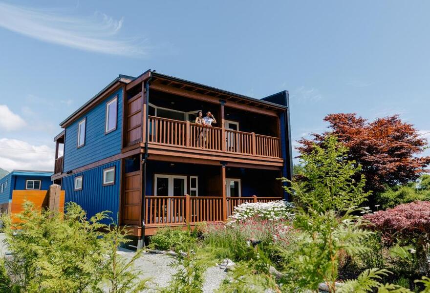 Pluvio Restaurant + Rooms