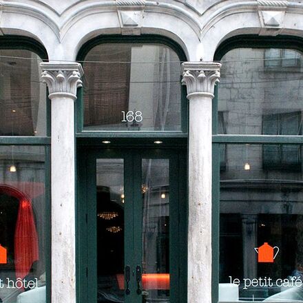 Le Petit Hotel