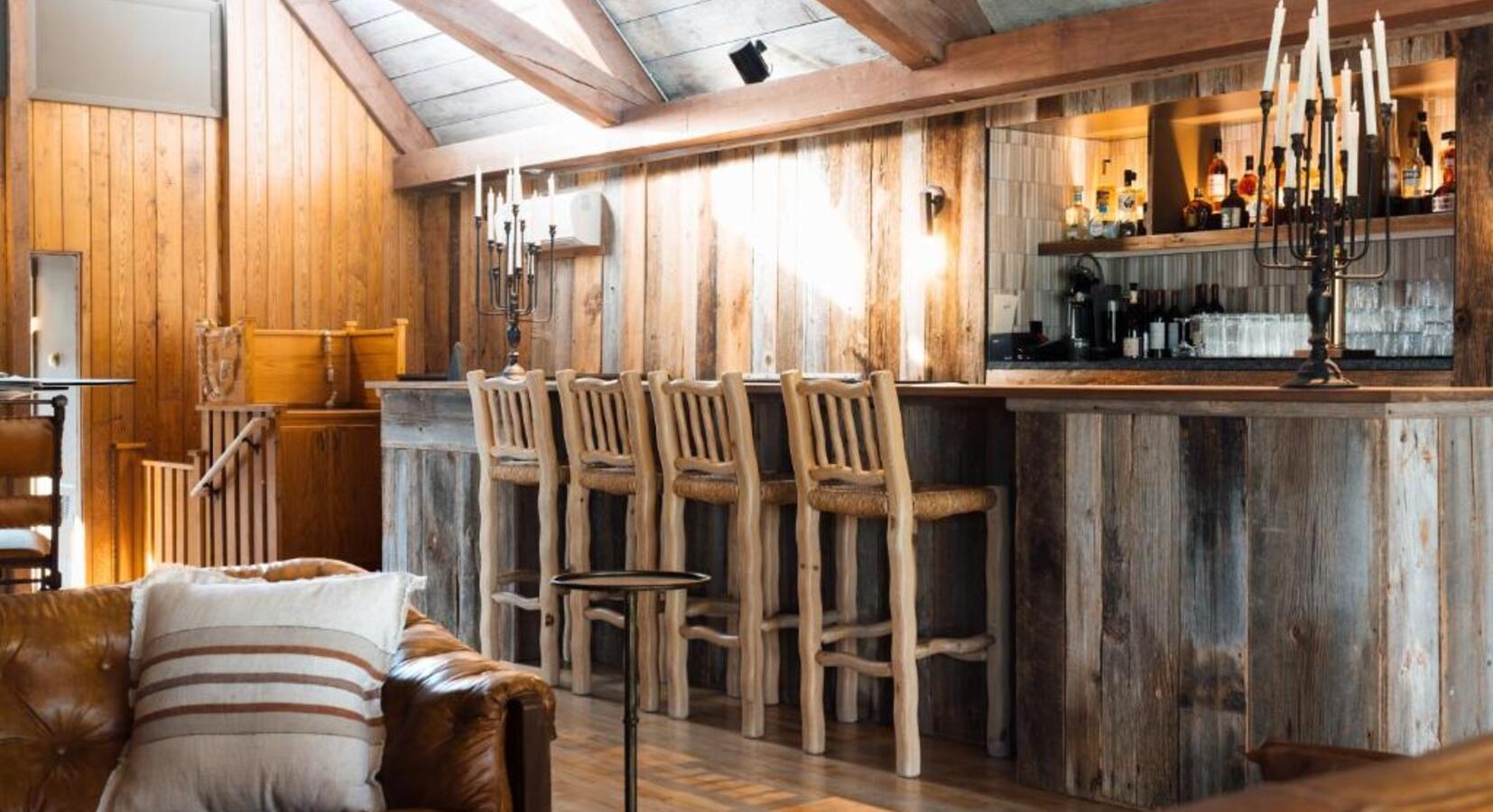 Bar area