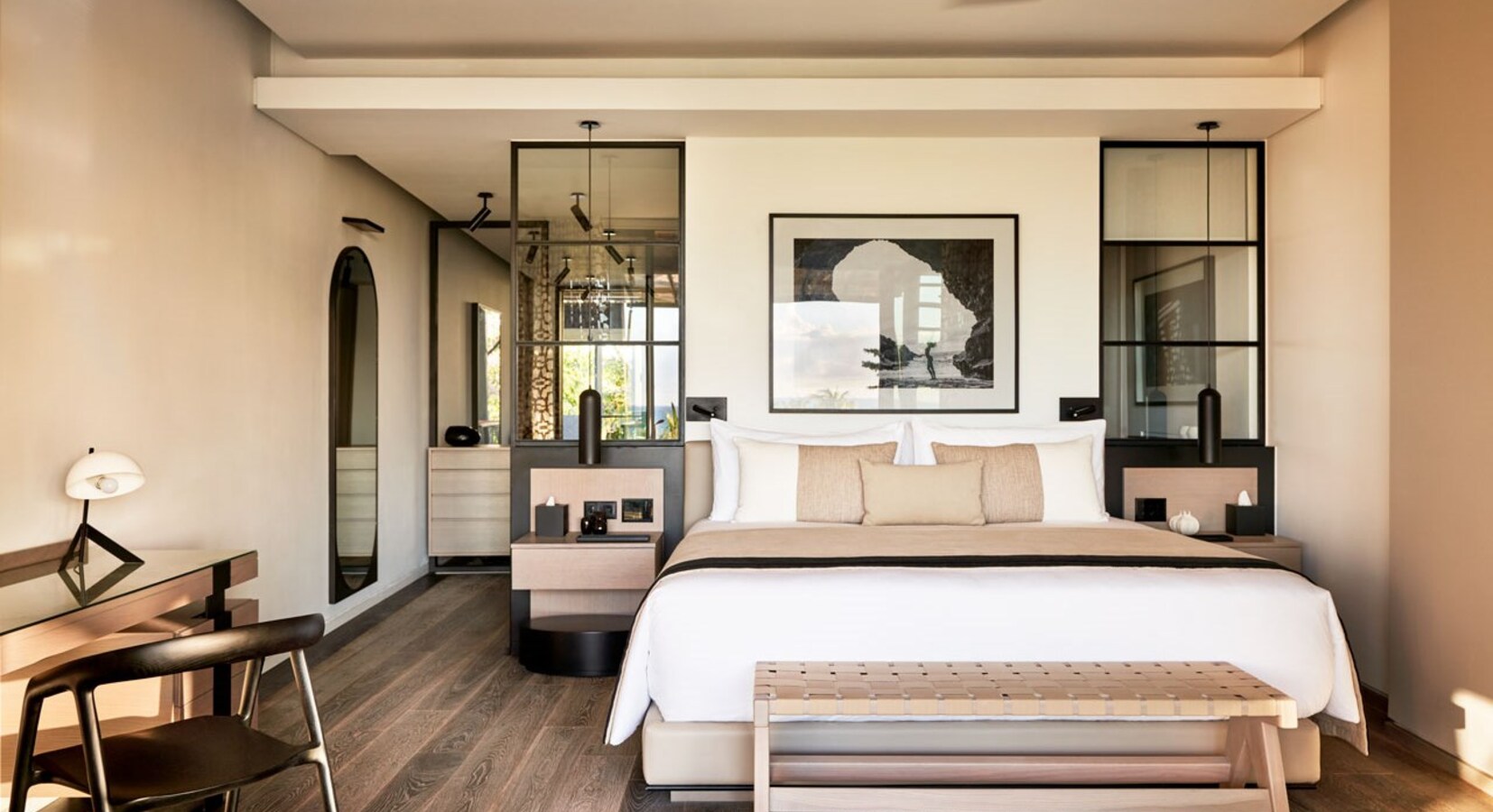 LUX Junior Suite - Bedroom 