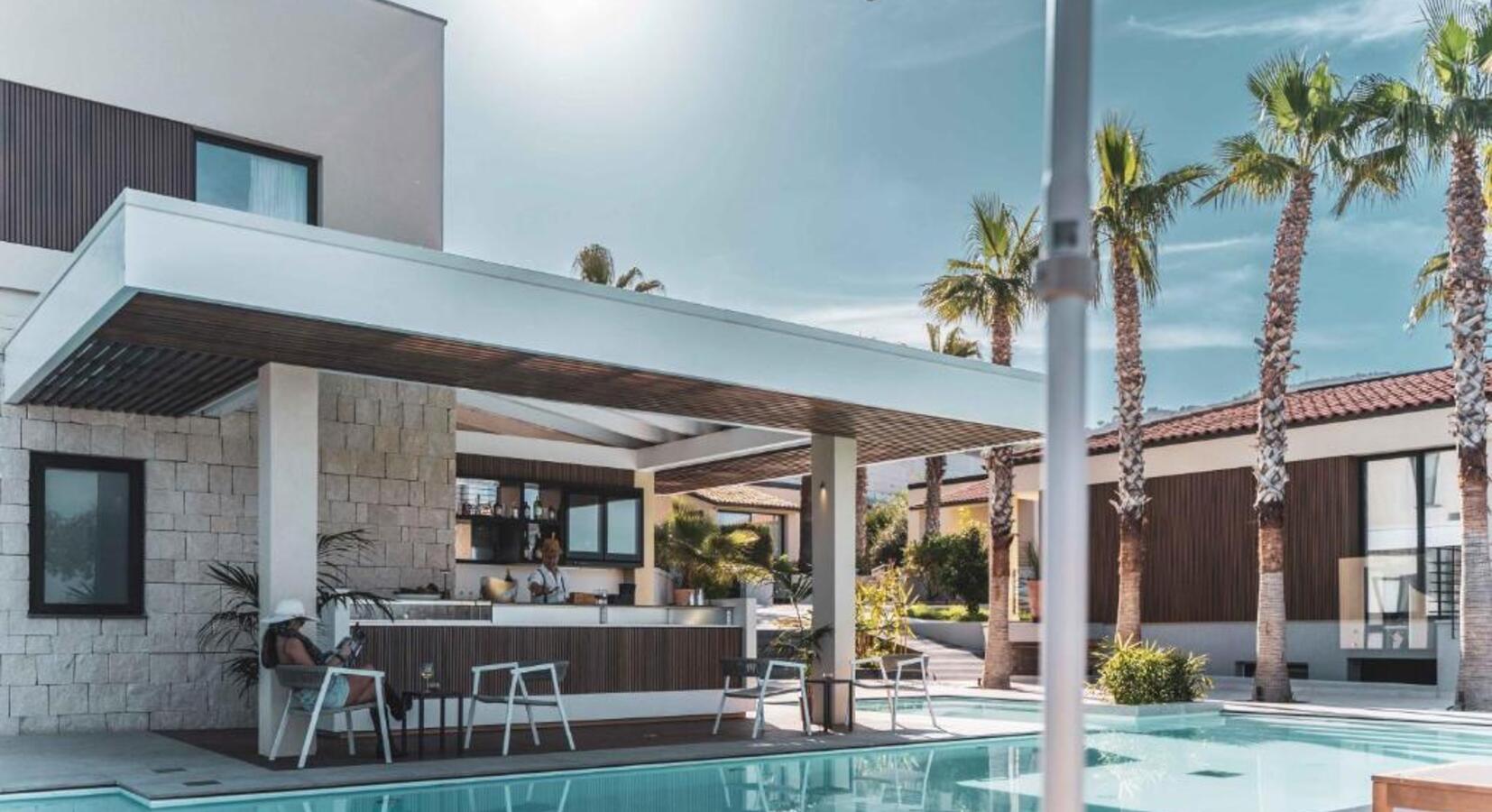 Pool bar