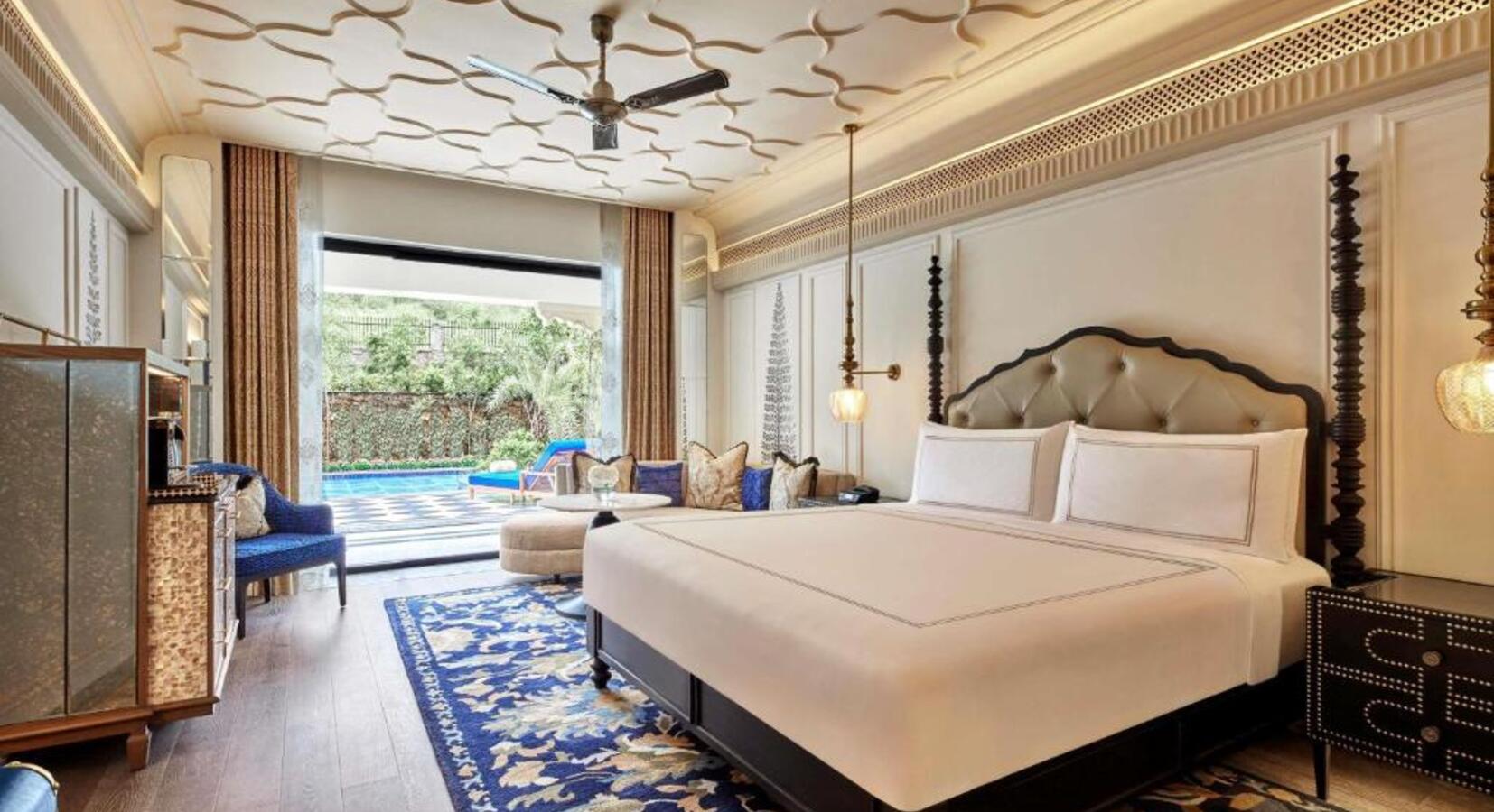 Double Bedroom with Pool 