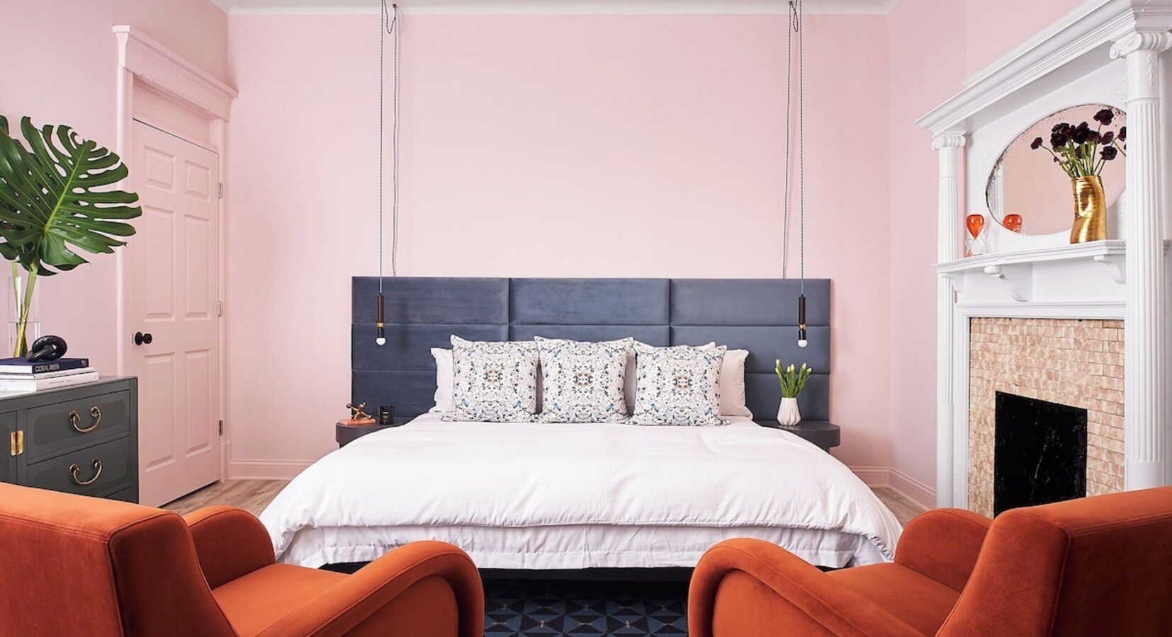 The Neighbourhood Hotel Lincoln Park