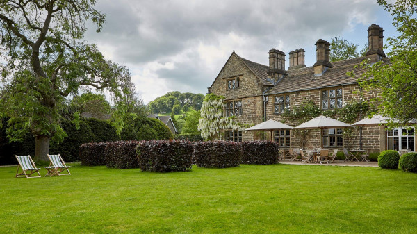 dog friendly hotels peak district