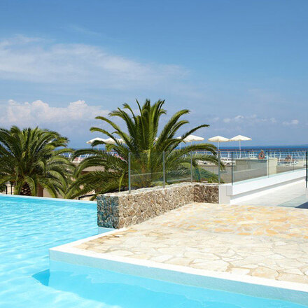 24 Hotels with Pools on Corfu