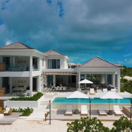17 Top Resorts in Providenciales