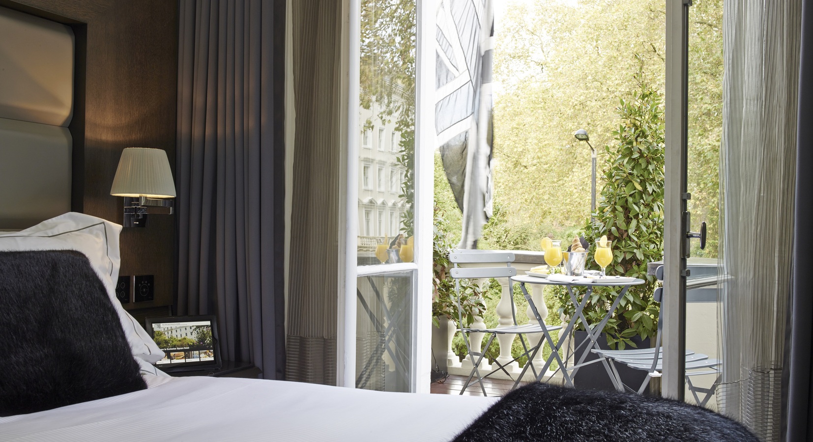 Patio Room with a view over Eccleston Square