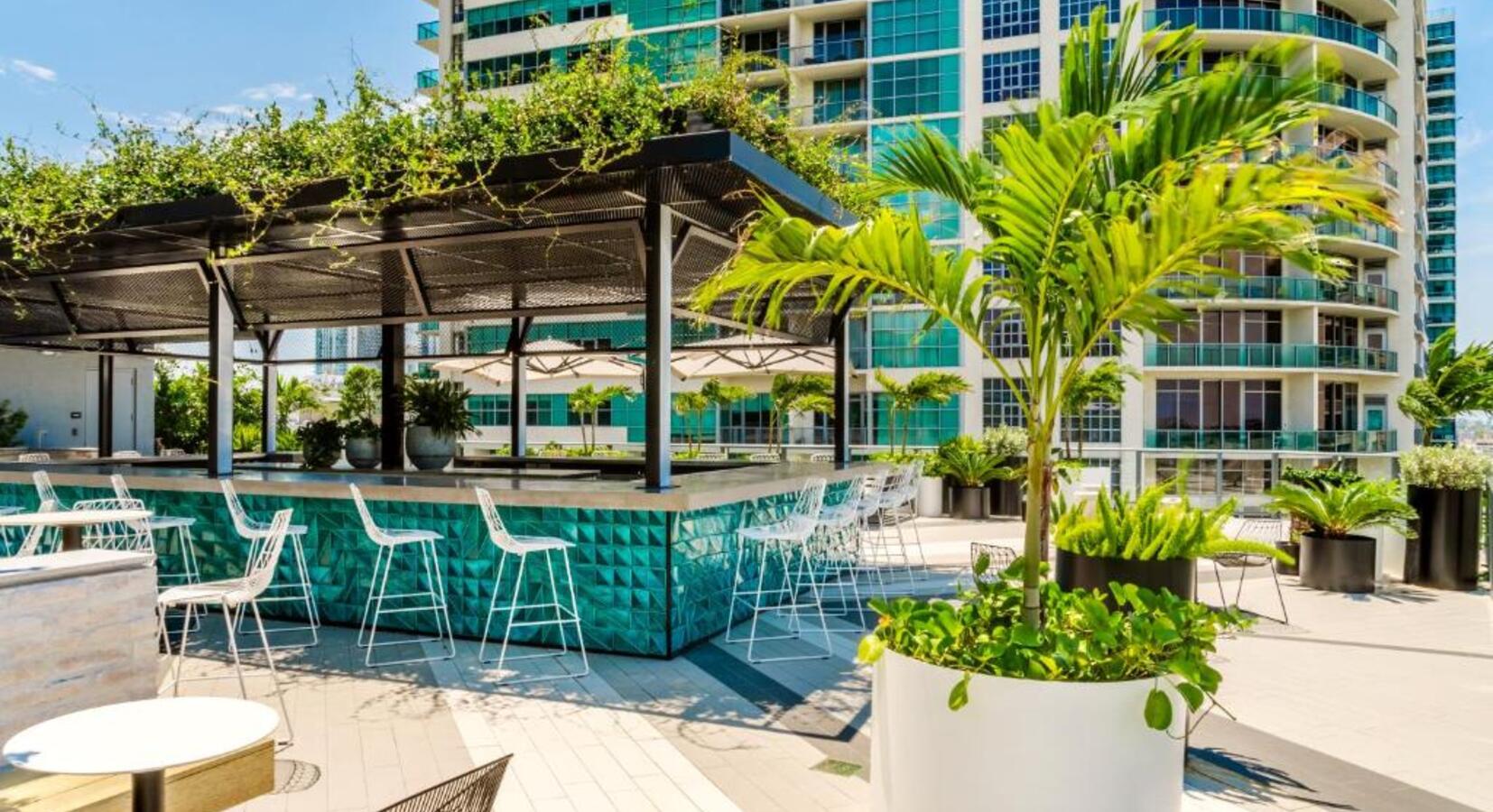 Poolside bar