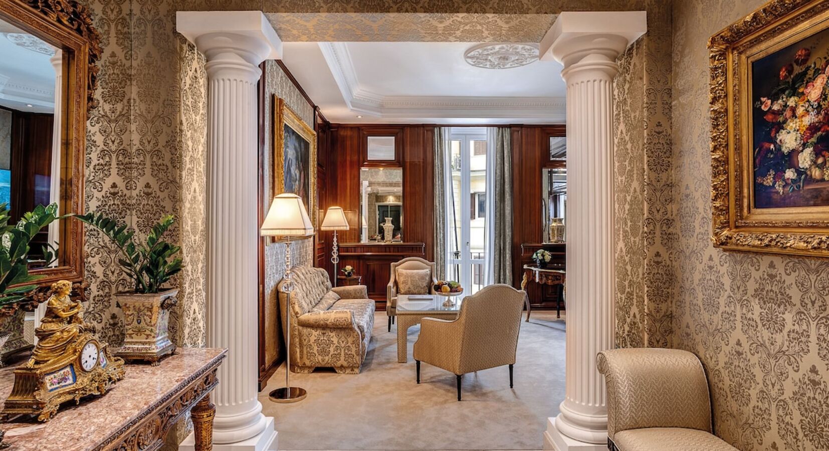 Deluxe Suite