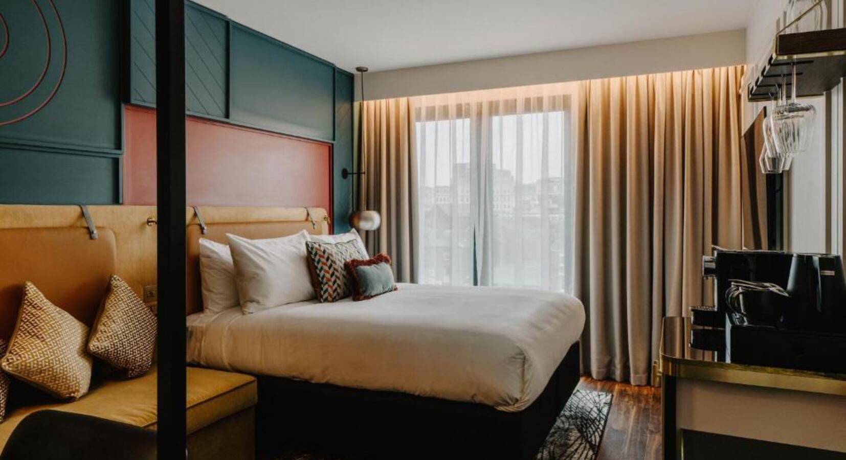 Deluxe Queen Room - Accessible