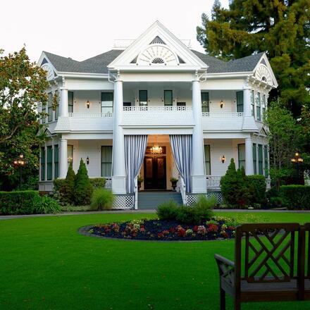 White House Inn