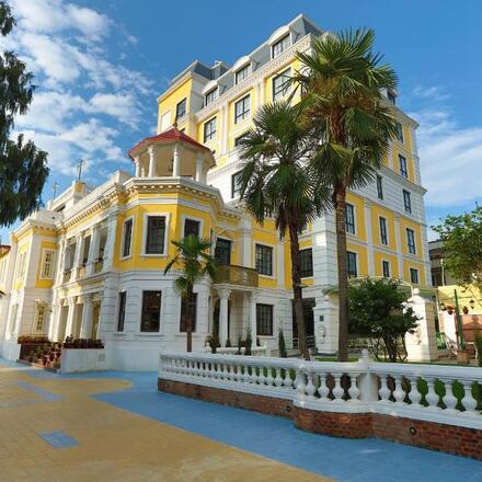 Maya Manor Hotel