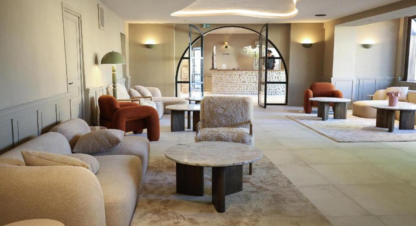 Contemporary Lounge Area