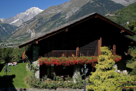 Mont Blanc Hotel Village