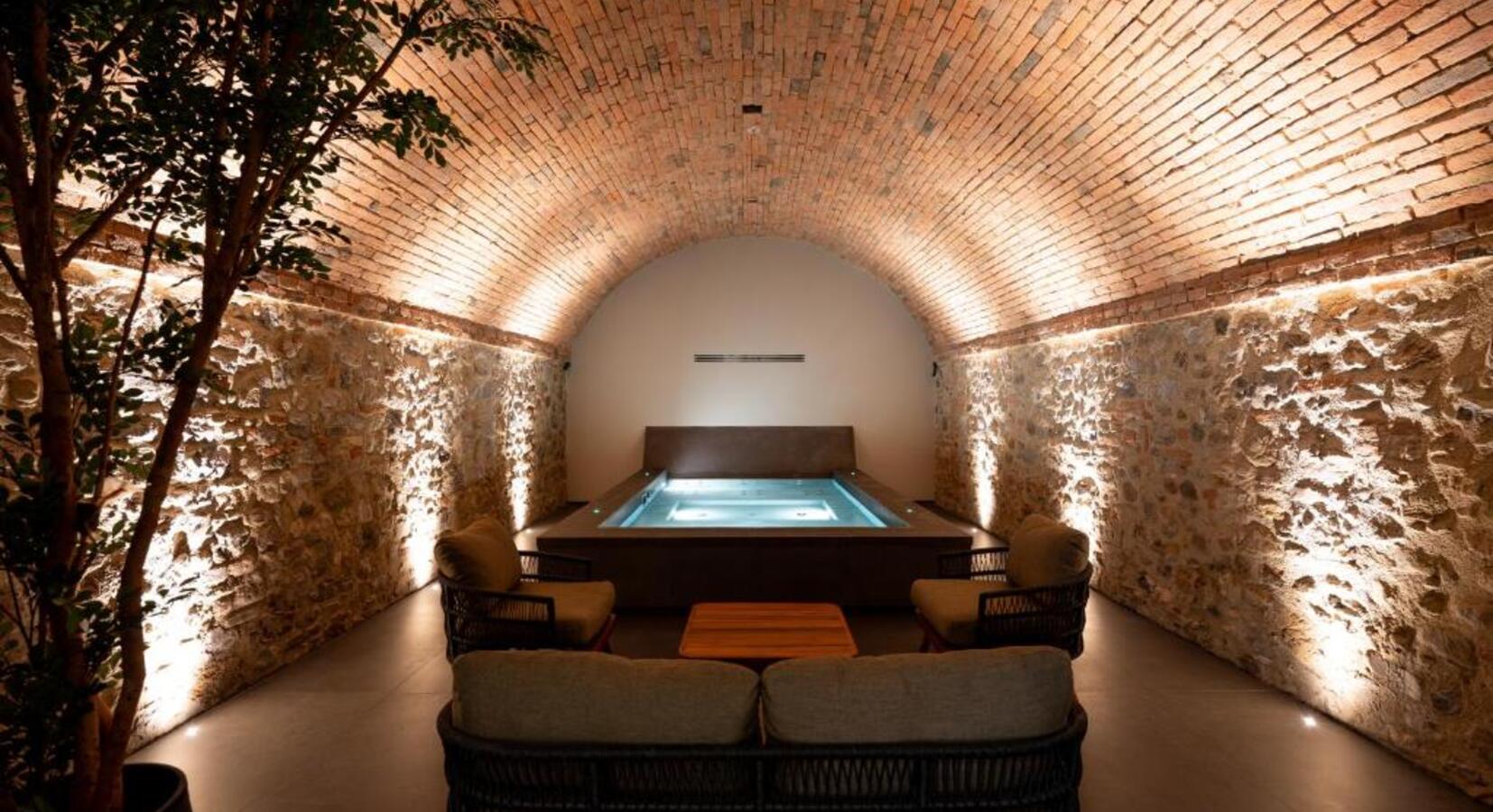 Villa whirlpool bath 