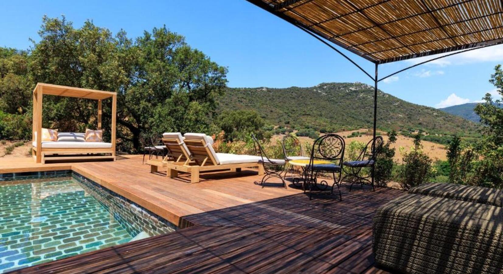 Suite with private pool 