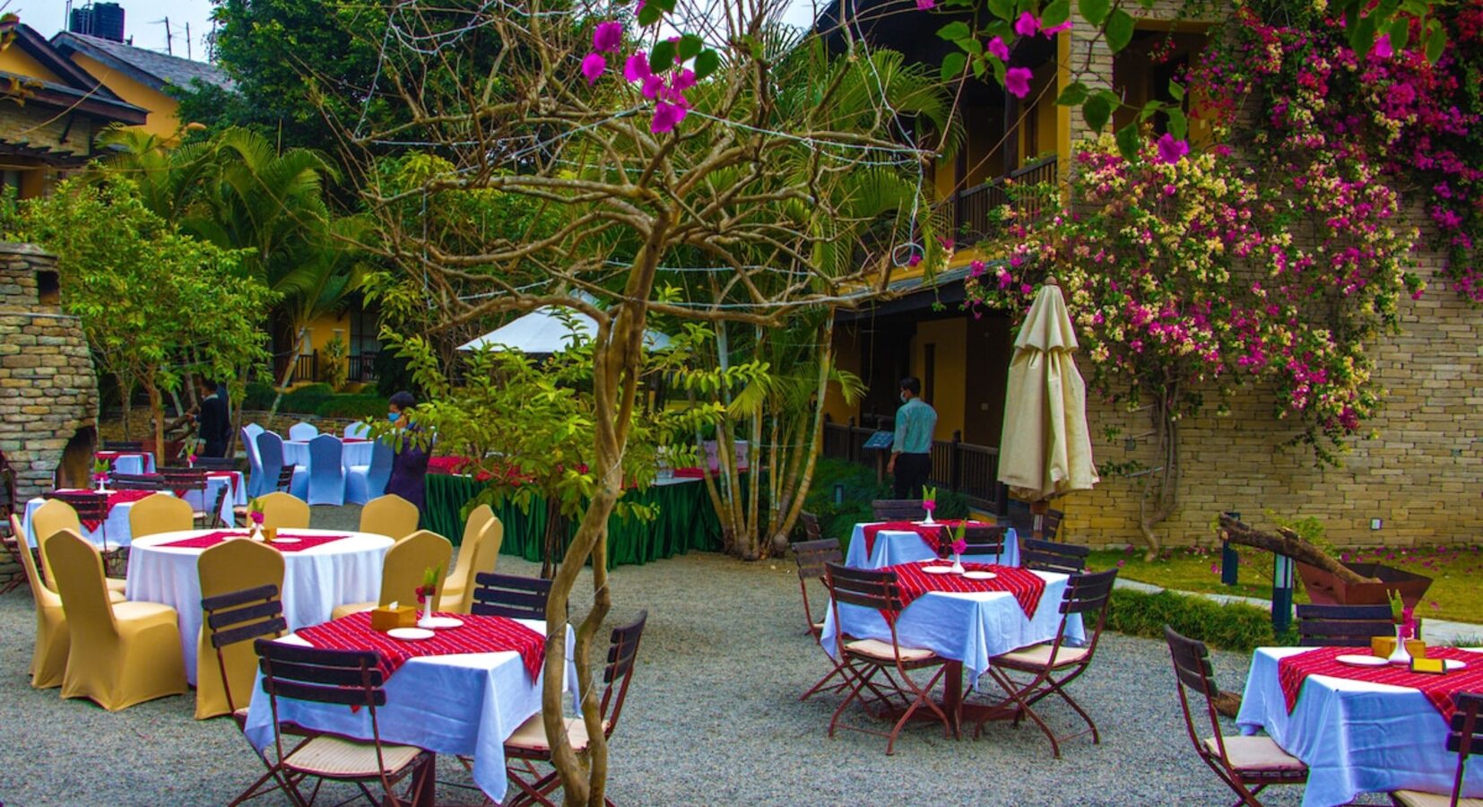 Al Fresco Dining