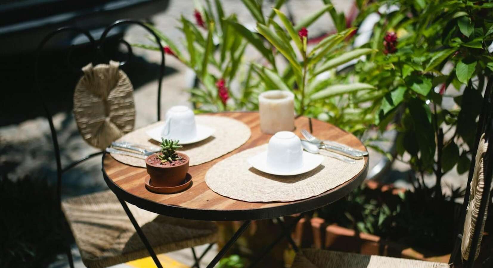 Al Fresco Dining