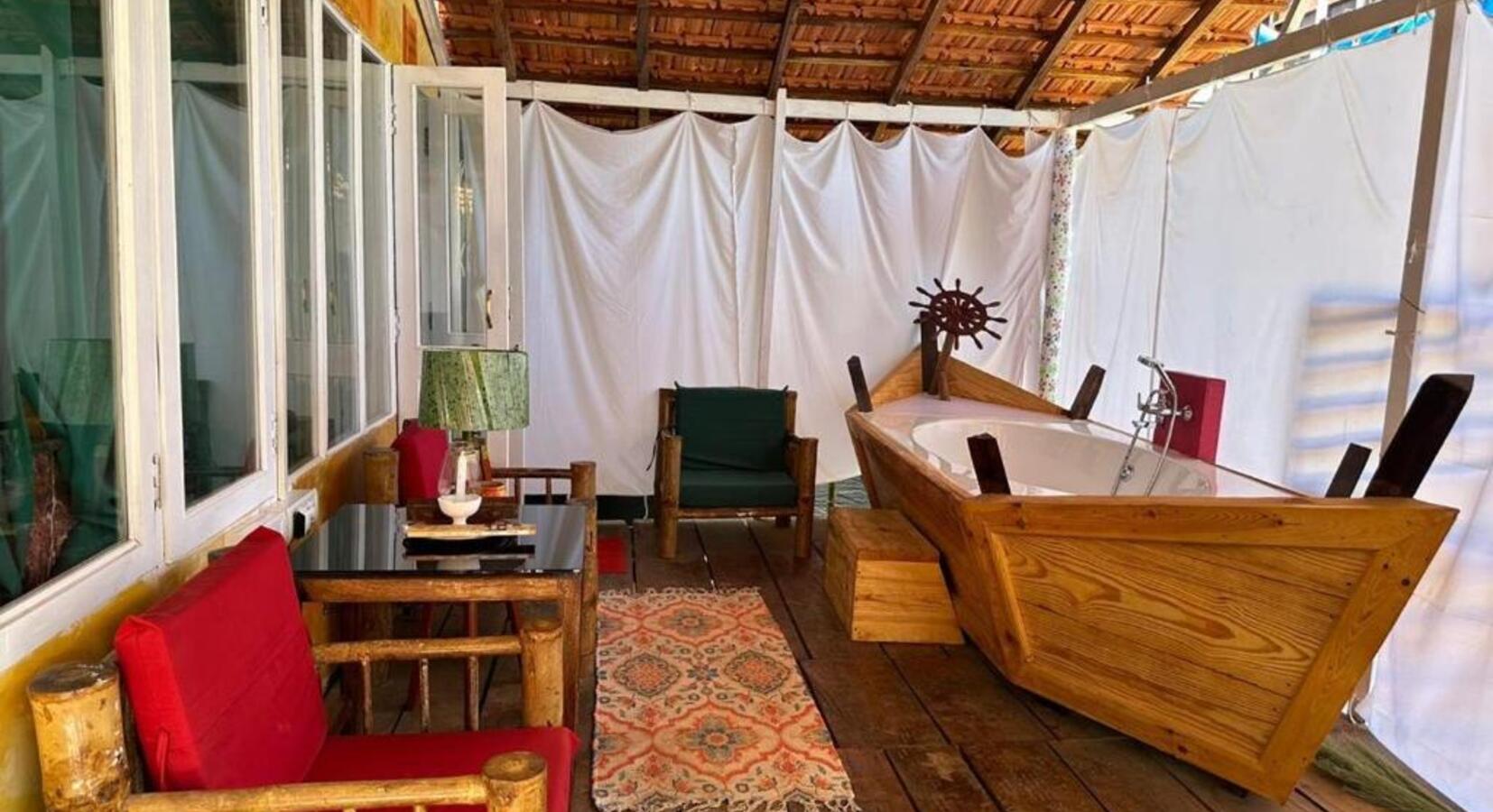 Terrace with Bathtub