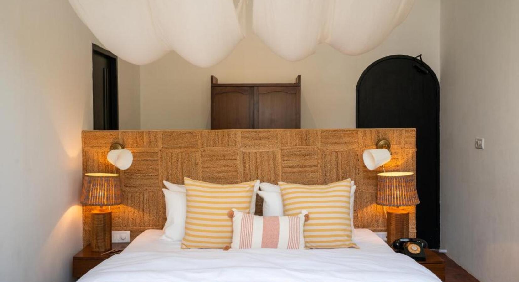 Standard Glasshouse Room 