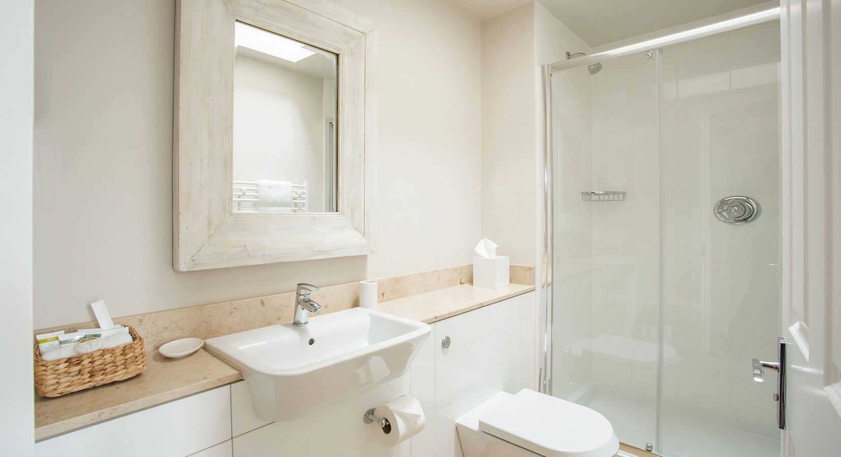 City King bathroom