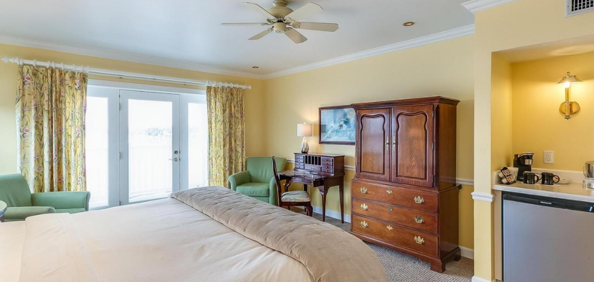 The Geneva Inn, Lake Geneva, WI Review | The Hotel Guru