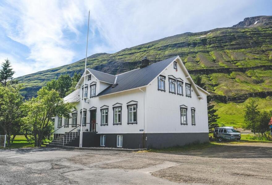 Aldan Hotel & Restaurant