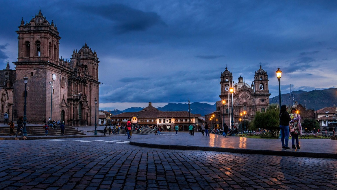 The Plaza de Armas in the evening