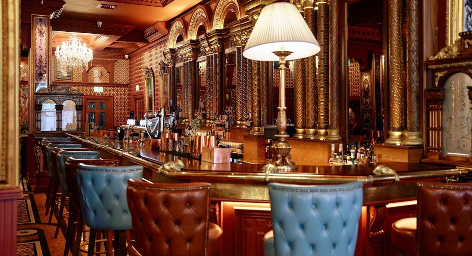 Cocktail bar