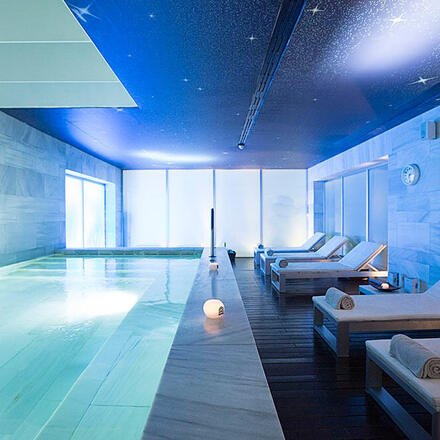 Best Granada Hotels with Pools