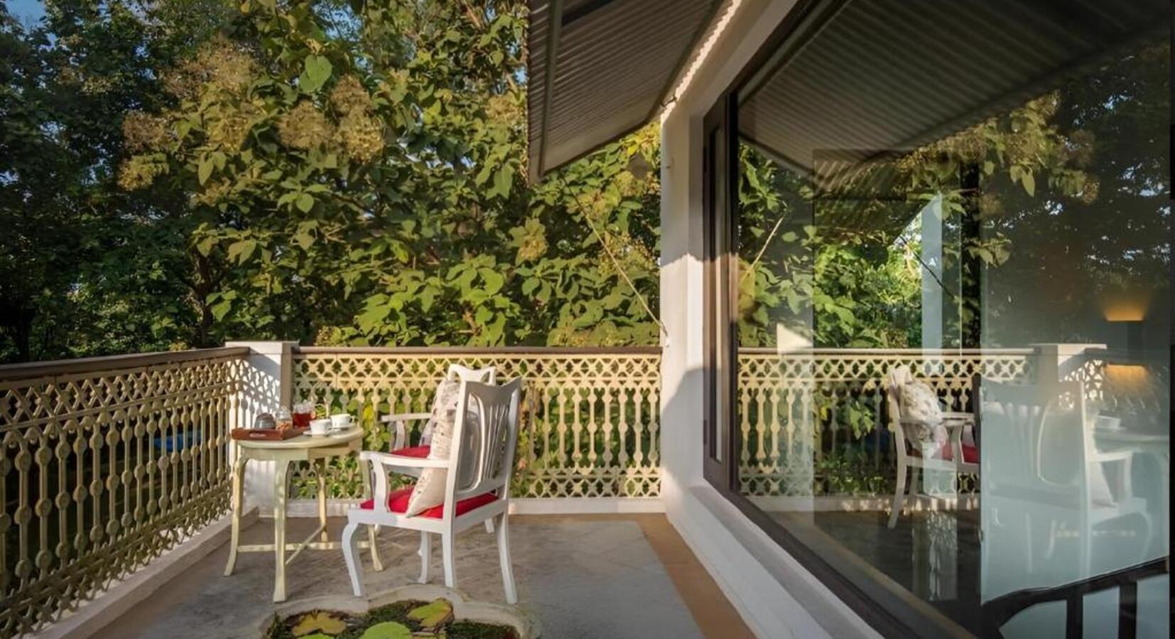 Mandovi Room - Balcony