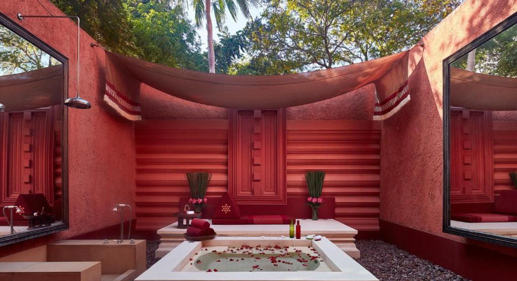 Private hot tub
