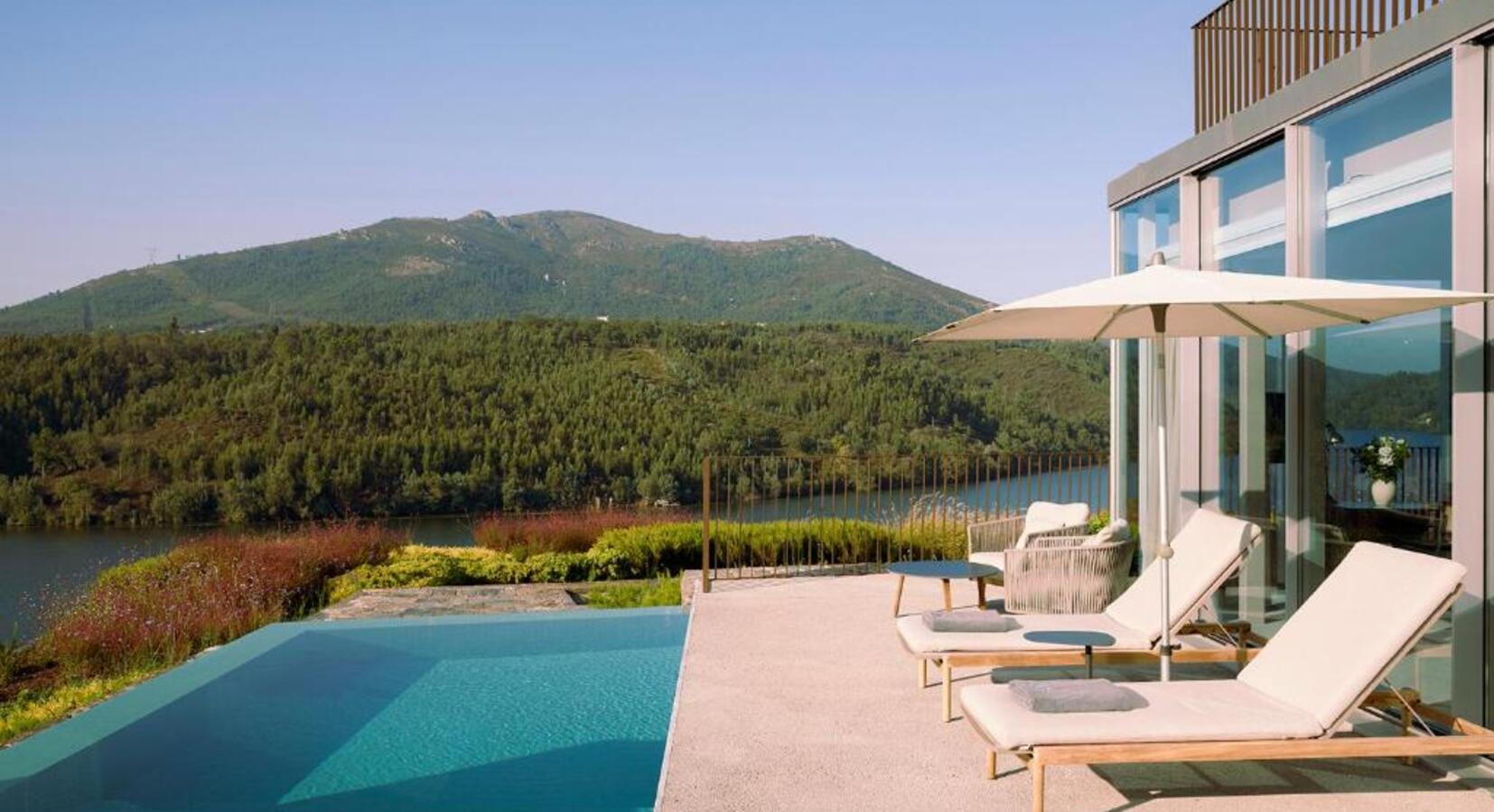 Suite with private pool